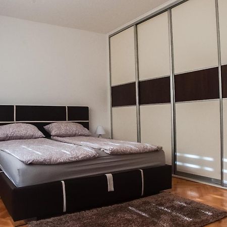 Point Apartment Sarajevo Bagian luar foto