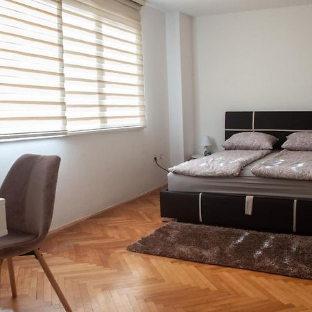 Point Apartment Sarajevo Bagian luar foto